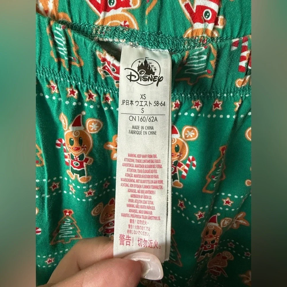 Disney Parks Women's 2-Piece Cute Mickey & Minnie Gingerbread Cookie PJs - Picture 6 of 8
